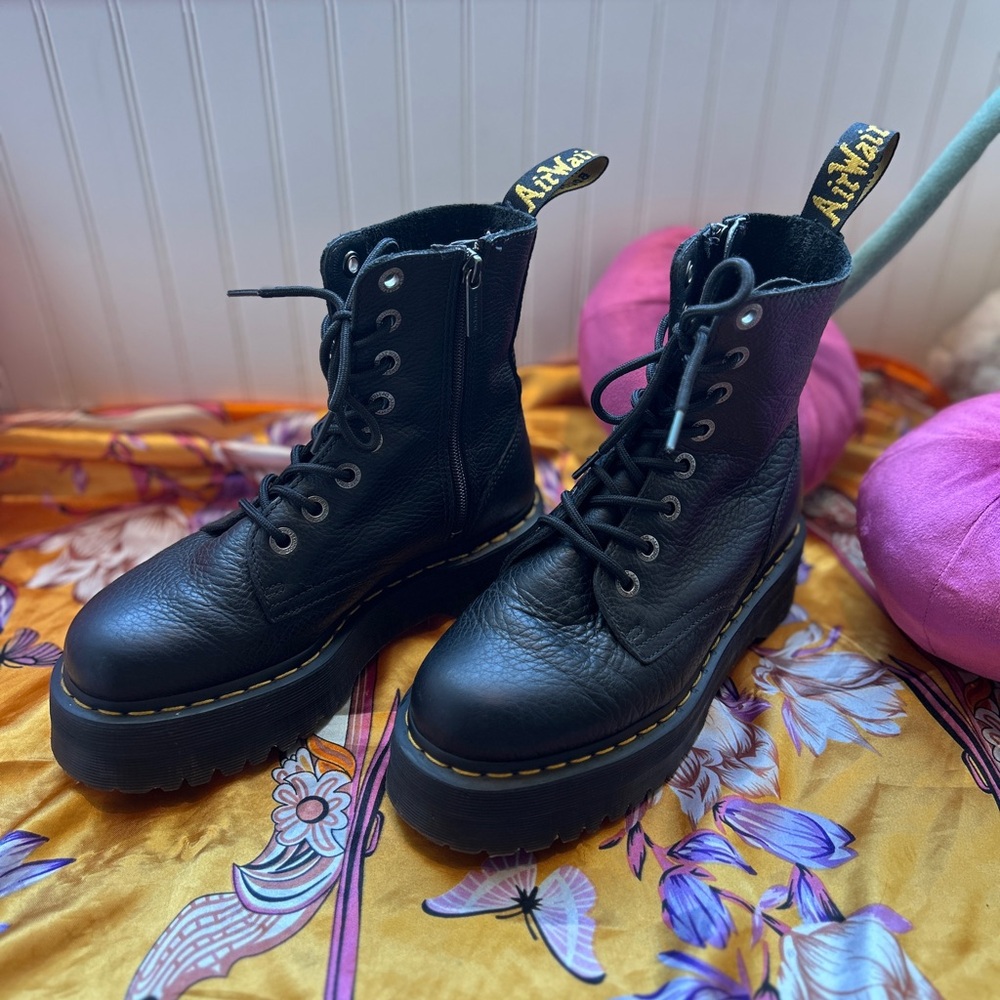 Black Leather Platform Docs - image 2
